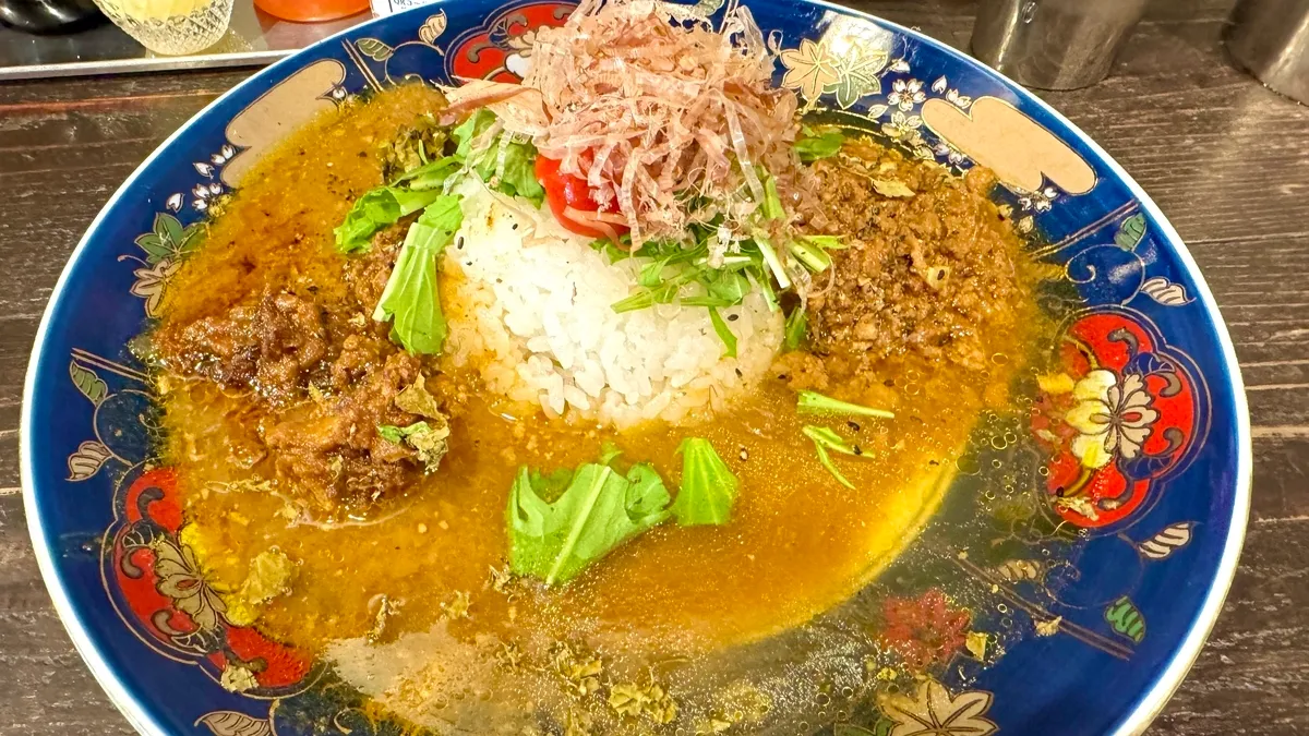 ドラマチックあいがけカレー