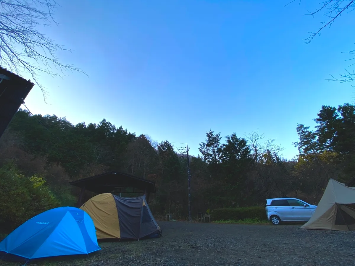 夜明け前のキャンプ場