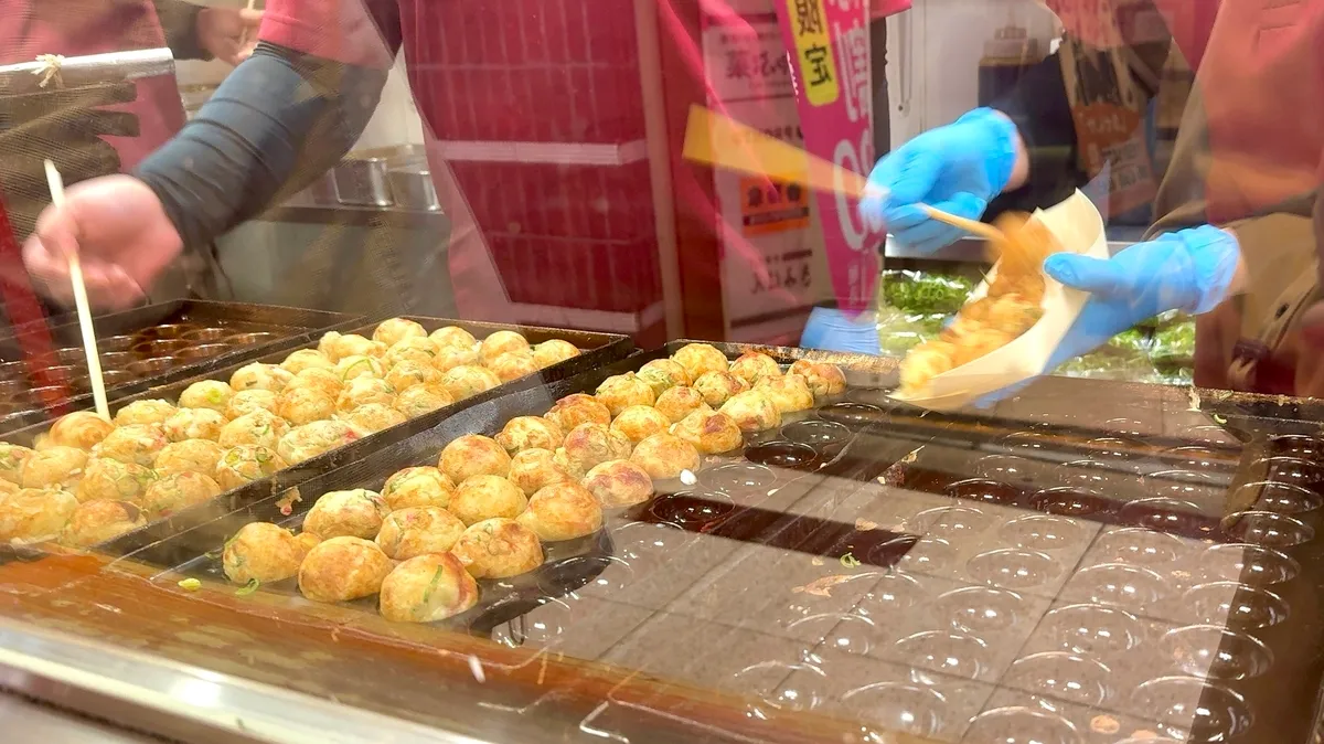 たこ焼きの調理風景