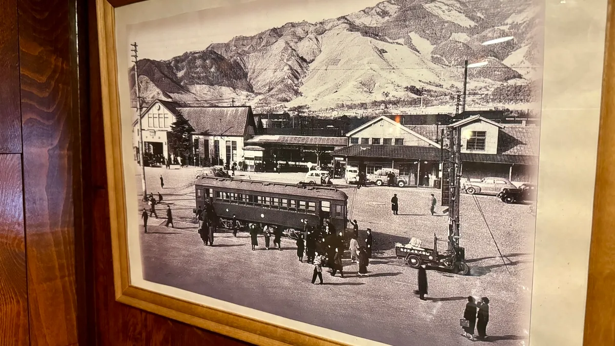 昔の甲府駅前の写真