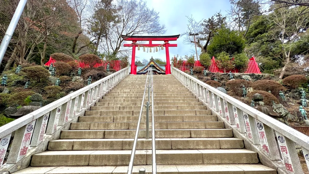 本社へ向かう階段