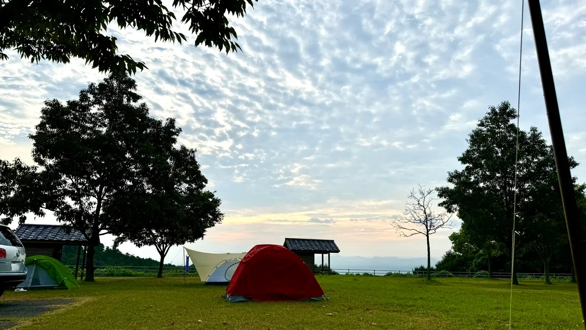 キャンプ場とテント