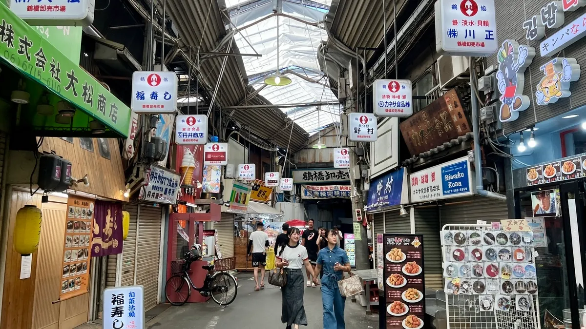 鶴橋本通商店街の様子