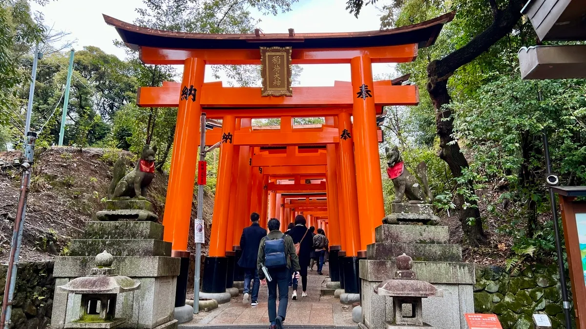 奥の院の先の参道