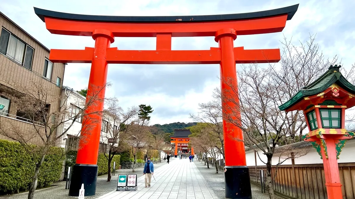 朱色の鳥居