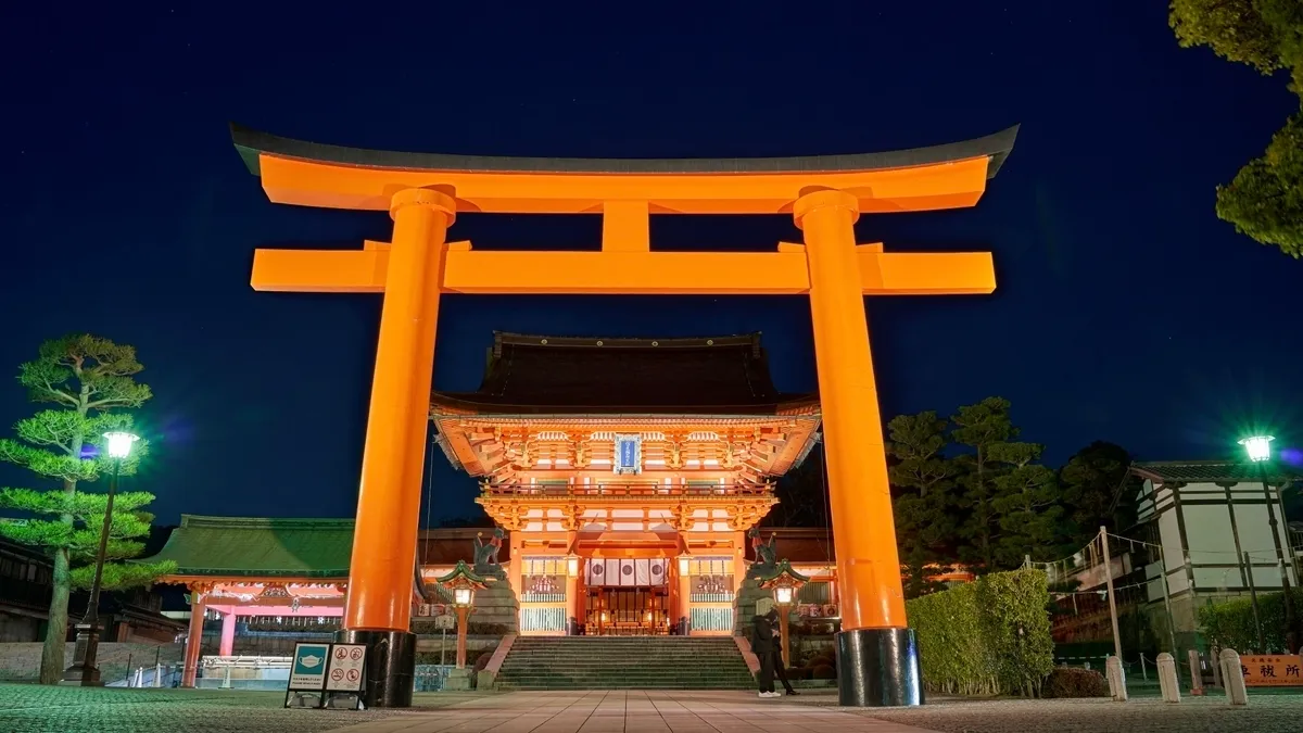 大鳥居と楼門